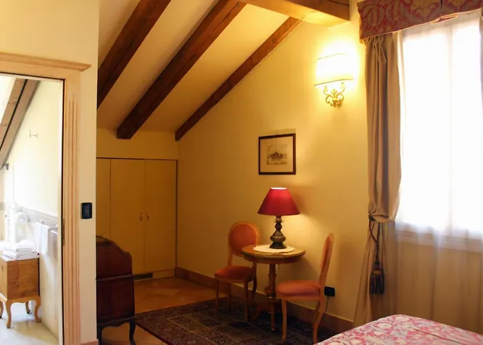 Delle Drapperie 3* Bologna